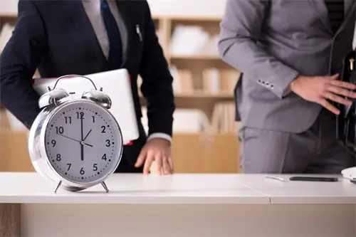 爱钱却忘了怎么生活